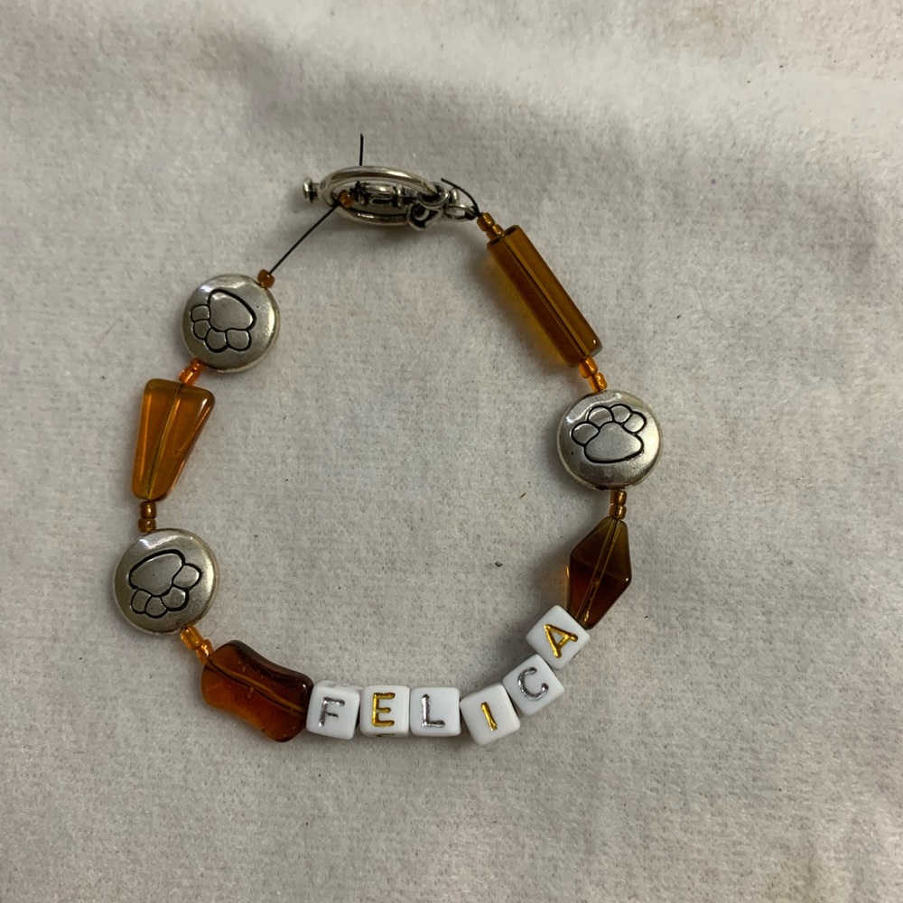 Bracelets - Picture 4 of 8